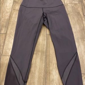 NWOT wunder under HR scalloped leggings 23”